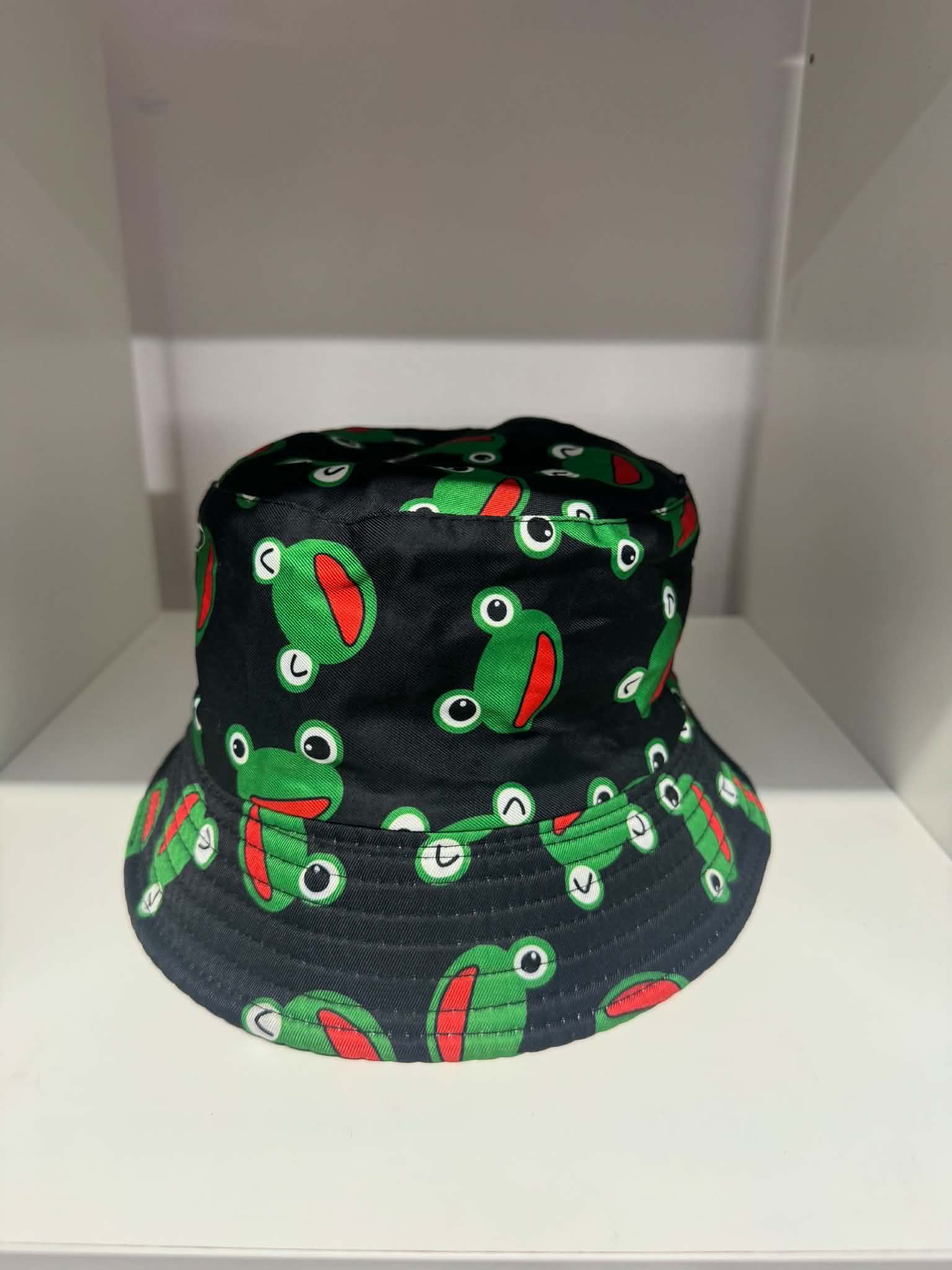 Black all-over frog print bucket hat | Novelty festival hats Belfast NI